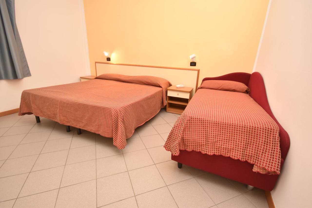 Hotel Thea Bellaria-Igea Marina Exterior foto